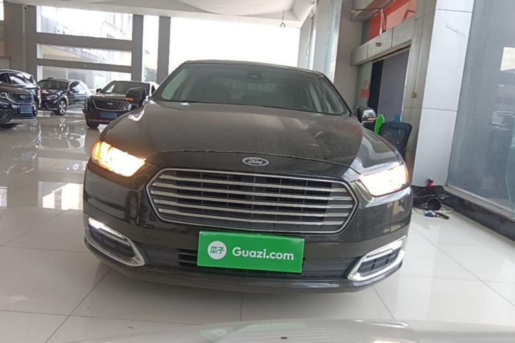 Used Ford Taurus 2017 EcoBoost 245 Fashion Edition Front