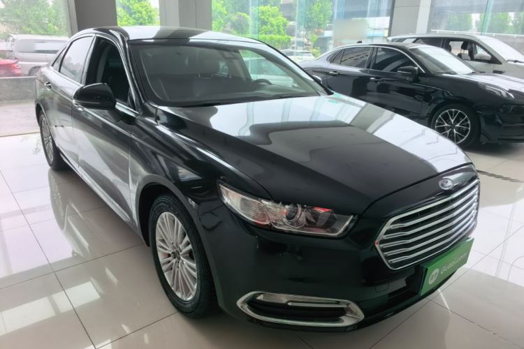 Used Ford Taurus 2017 EcoBoost 245 Fashion Edition Front Right 45 Deg