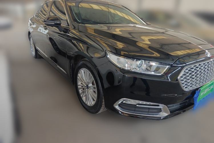Used Ford Taurus 2017 EcoBoost 245 Fashion Edition Front Right 45 Deg