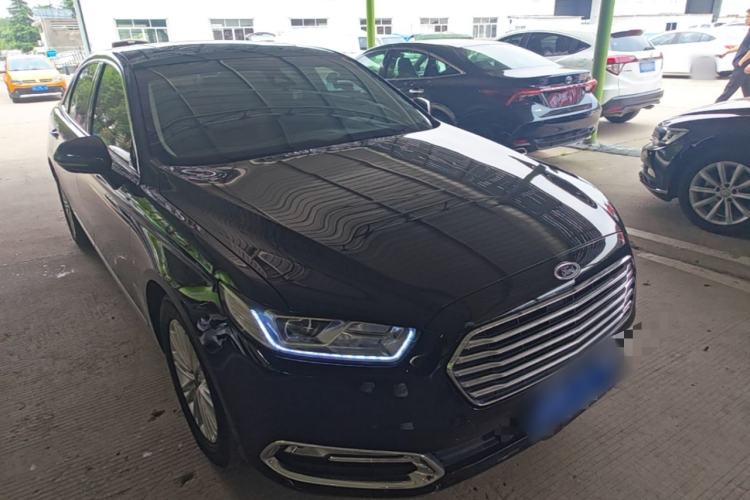 Used Ford Taurus 2017 EcoBoost 245 Fashion Edition Front Right 45 Deg