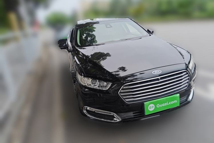 Used Ford Taurus 2017 EcoBoost 245 Fashion Edition Front Right 45 Deg