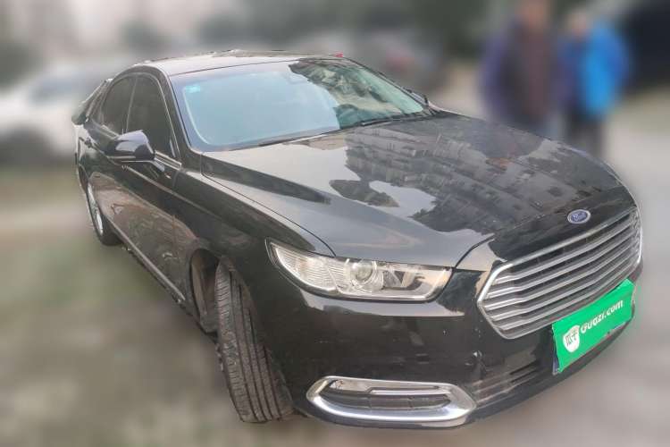Used Ford Taurus 2017 EcoBoost 245 Fashion Edition Front Right 45 Deg