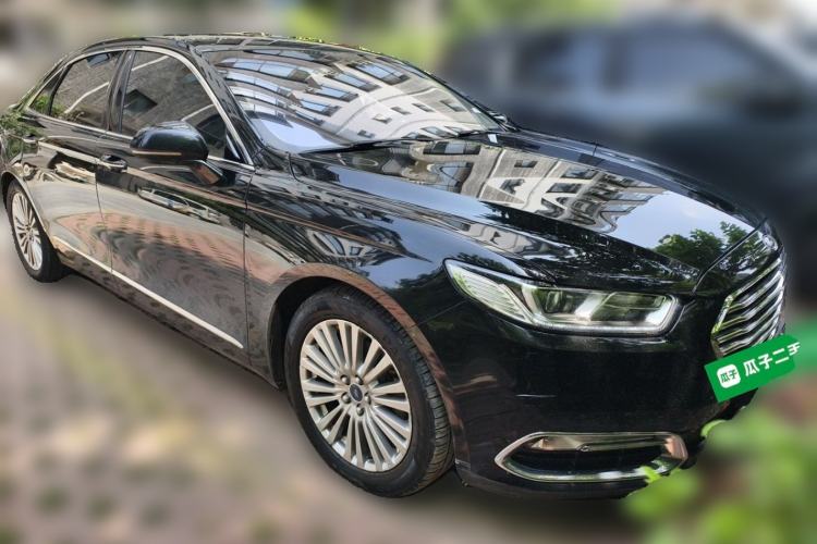 Used Ford Taurus 2017 EcoBoost 245 Luxury Model Front Right 45 Deg