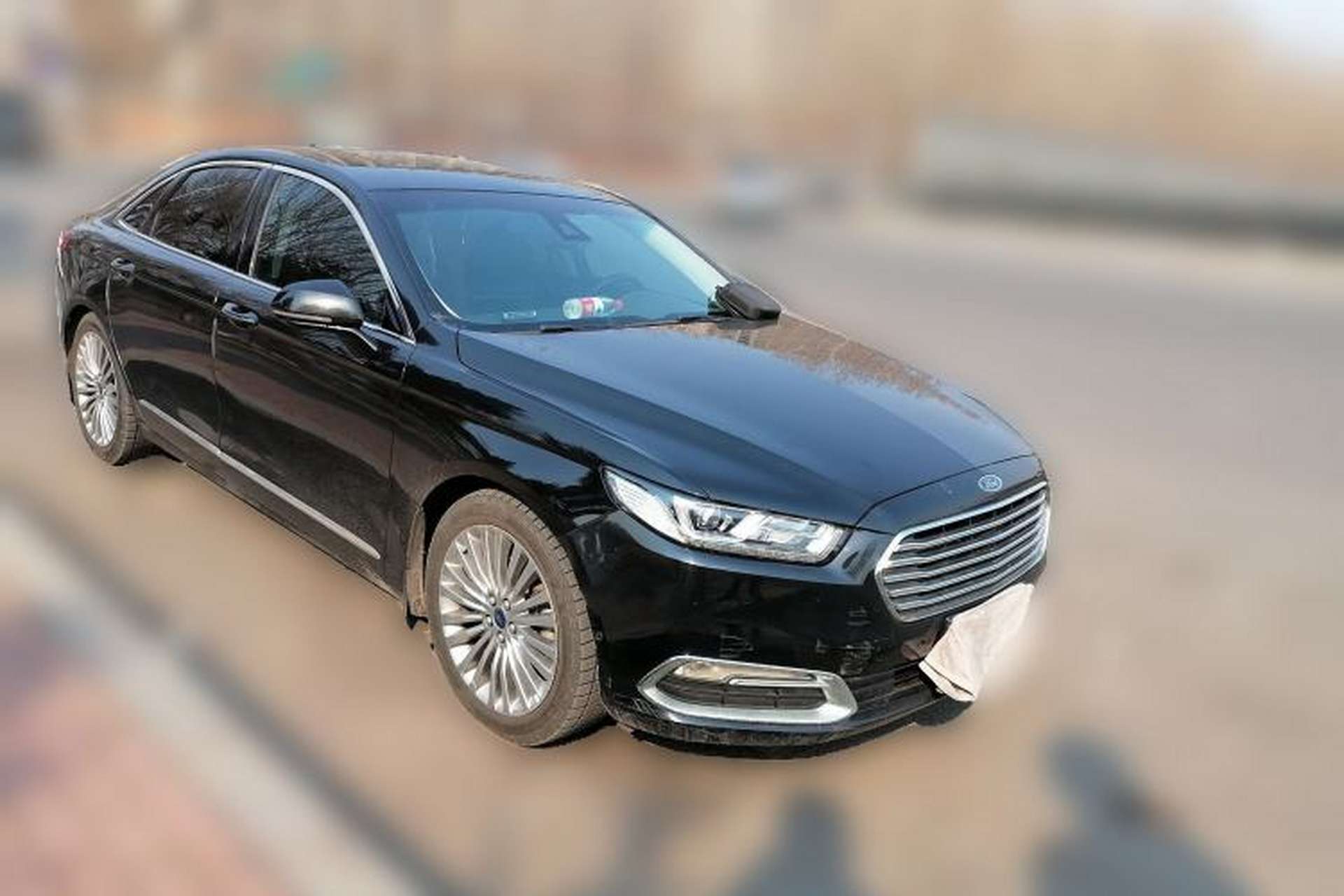 Used Ford Taurus 2017 EcoBoost 245 Flagship Model Front Right 45 Deg