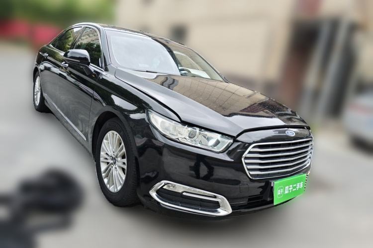 Used Ford Taurus 2017 EcoBoost 245 Fashion Edition Front Right 45 Deg
