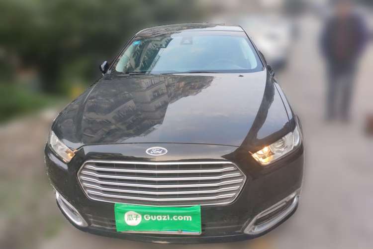Used Ford Taurus 2017 EcoBoost 245 Fashion Edition Front