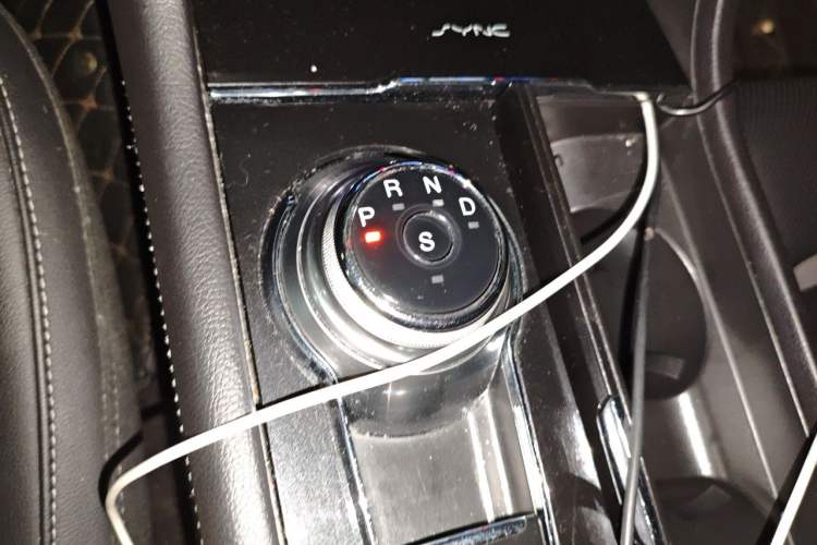 Used Ford Taurus 2017 EcoBoost 245 Luxury Model Gear Lever