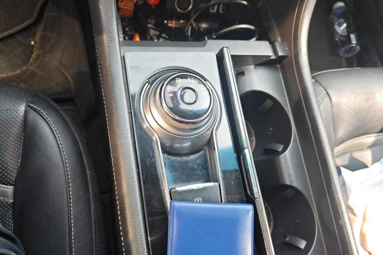 Used Ford Taurus 2017 EcoBoost 245 Luxury Model Gear Lever