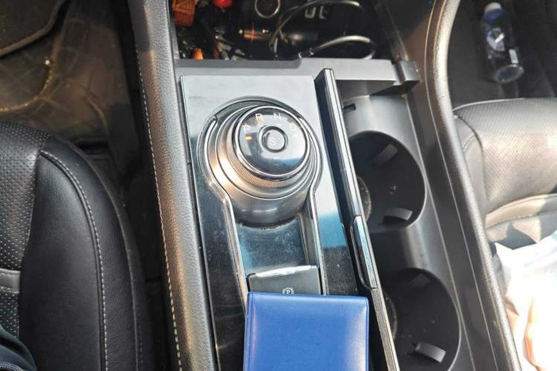 Used Ford Taurus 2017 EcoBoost 245 Luxury Model Gear Lever