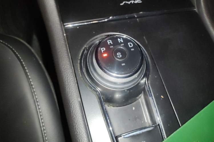 Used Ford Taurus 2017 EcoBoost 180 Ultimate Model Gear Lever