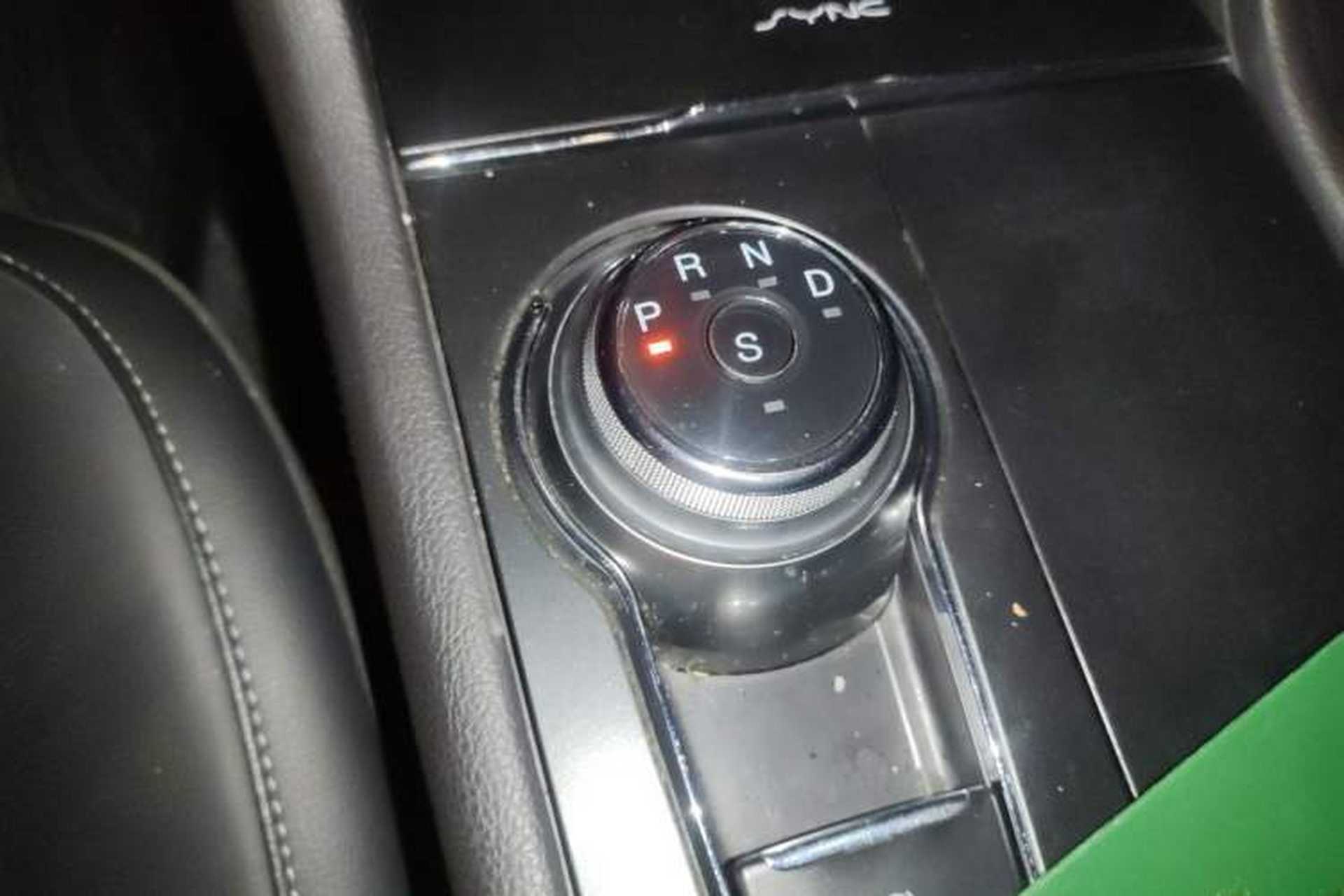 Used Ford Taurus 2017 EcoBoost 180 Ultimate Model Gear Lever