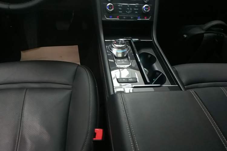Used Ford Taurus 2017 Facelifted EcoBoost 245 Fashion Edition Gear Lever