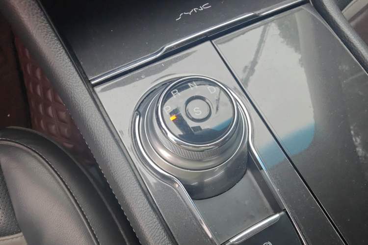 Used Ford Taurus 2017 Facelifted EcoBoost 245 Luxury Version Gear Lever