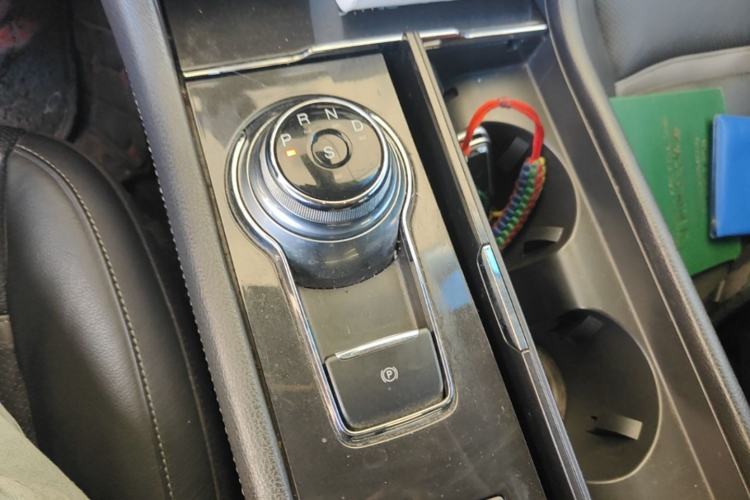 Used Ford Taurus 2017 EcoBoost 245 Luxury Model Gear Lever