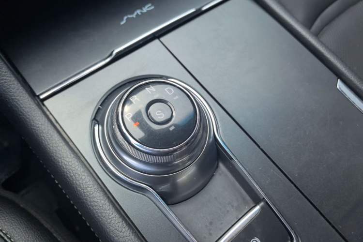 Used Ford Taurus 2017 EcoBoost 180 Luxury Model Gear Lever