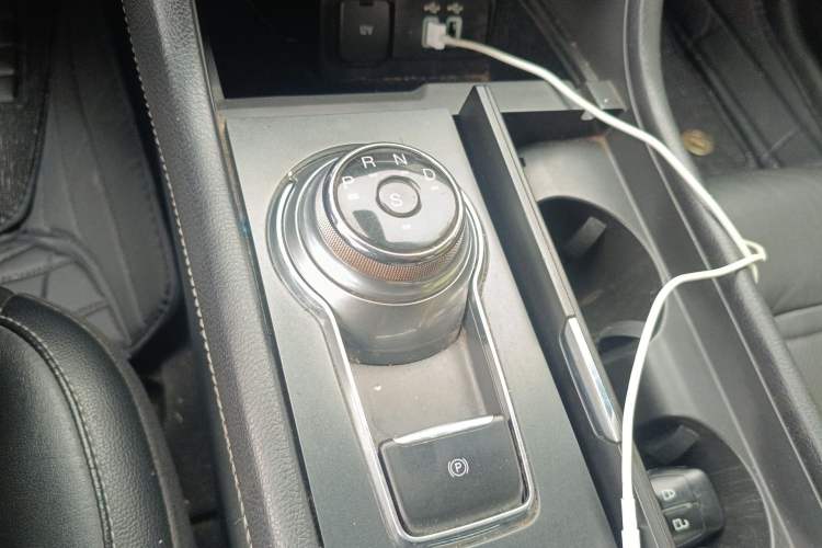 Used Ford Taurus 2017 EcoBoost 180 Luxury Model Gear Lever