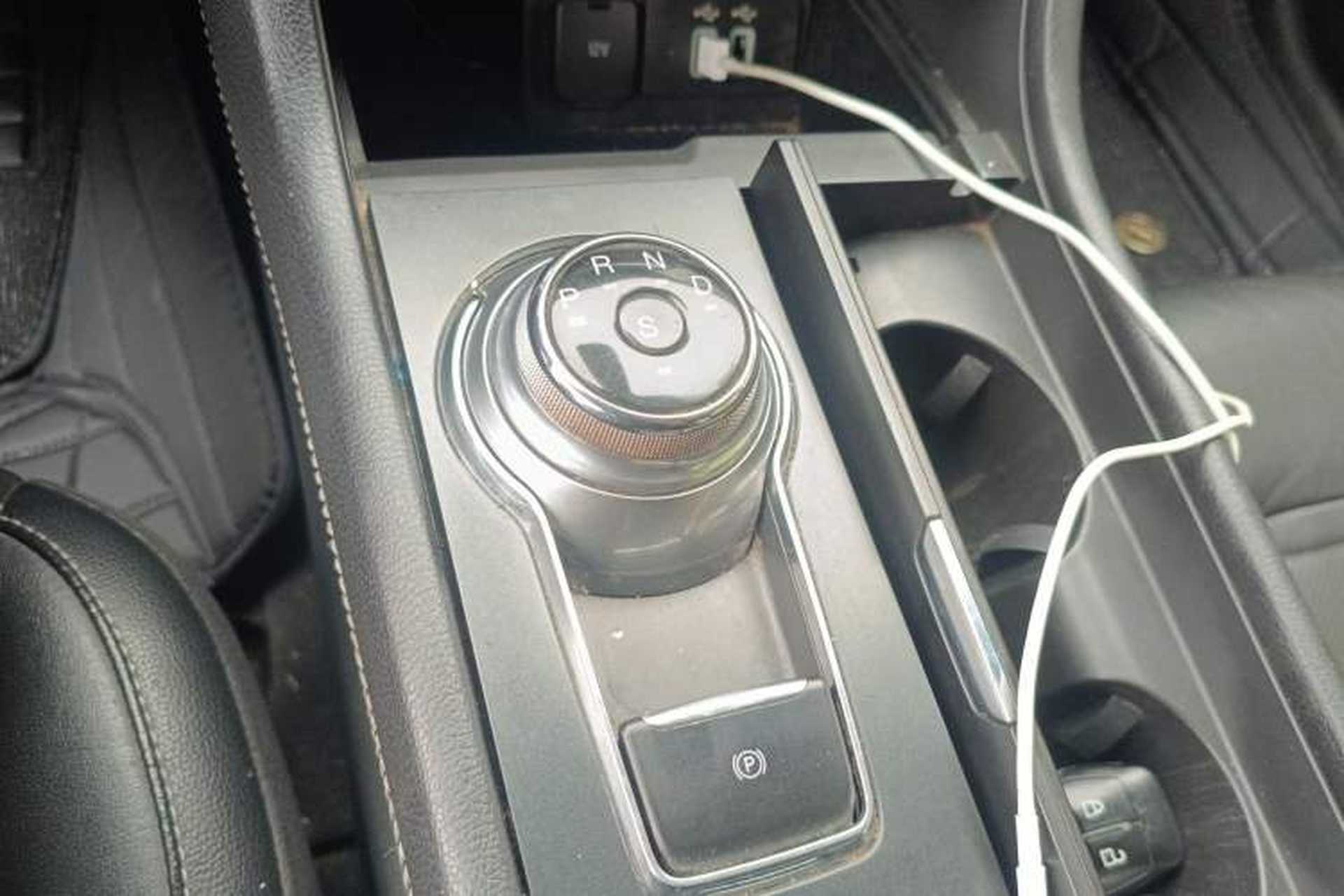 Used Ford Taurus 2017 EcoBoost 180 Luxury Model Gear Lever