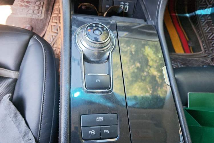 Used Ford Taurus 2017 EcoBoost 325 V6 Flagship Model Gear Lever