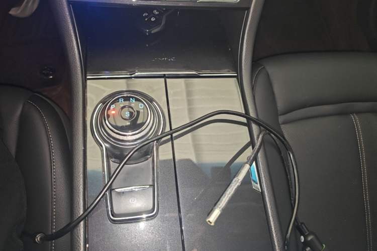 Used Ford Taurus 2017 EcoBoost 245 Fashion Edition Gear Lever