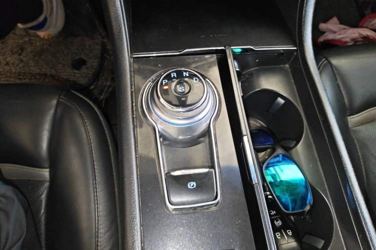 Used Ford Taurus 2017 EcoBoost 245 Flagship Model Gear Lever