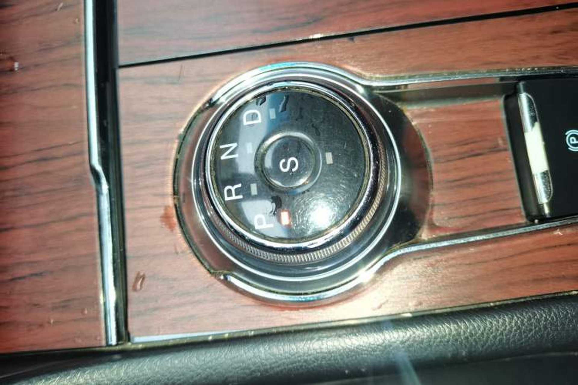Used Ford Taurus 2017 EcoBoost 245 Flagship Model Gear Lever