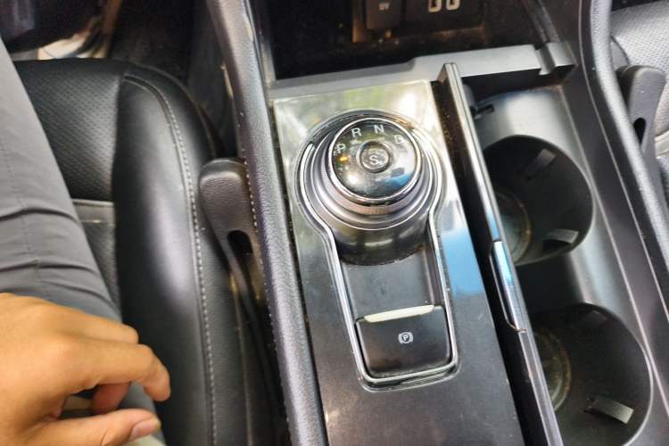 Used Ford Taurus 2017 EcoBoost 245 Luxury Model Gear Lever