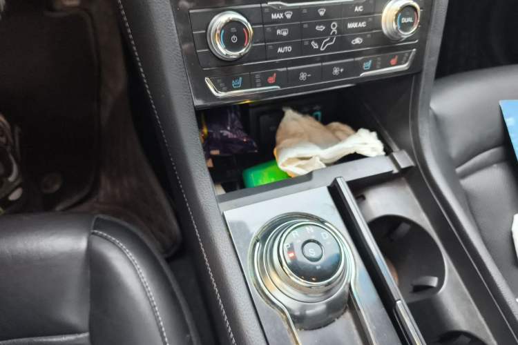 Used Ford Taurus 2017 Facelifted EcoBoost 245 Fashion Edition Gear Lever