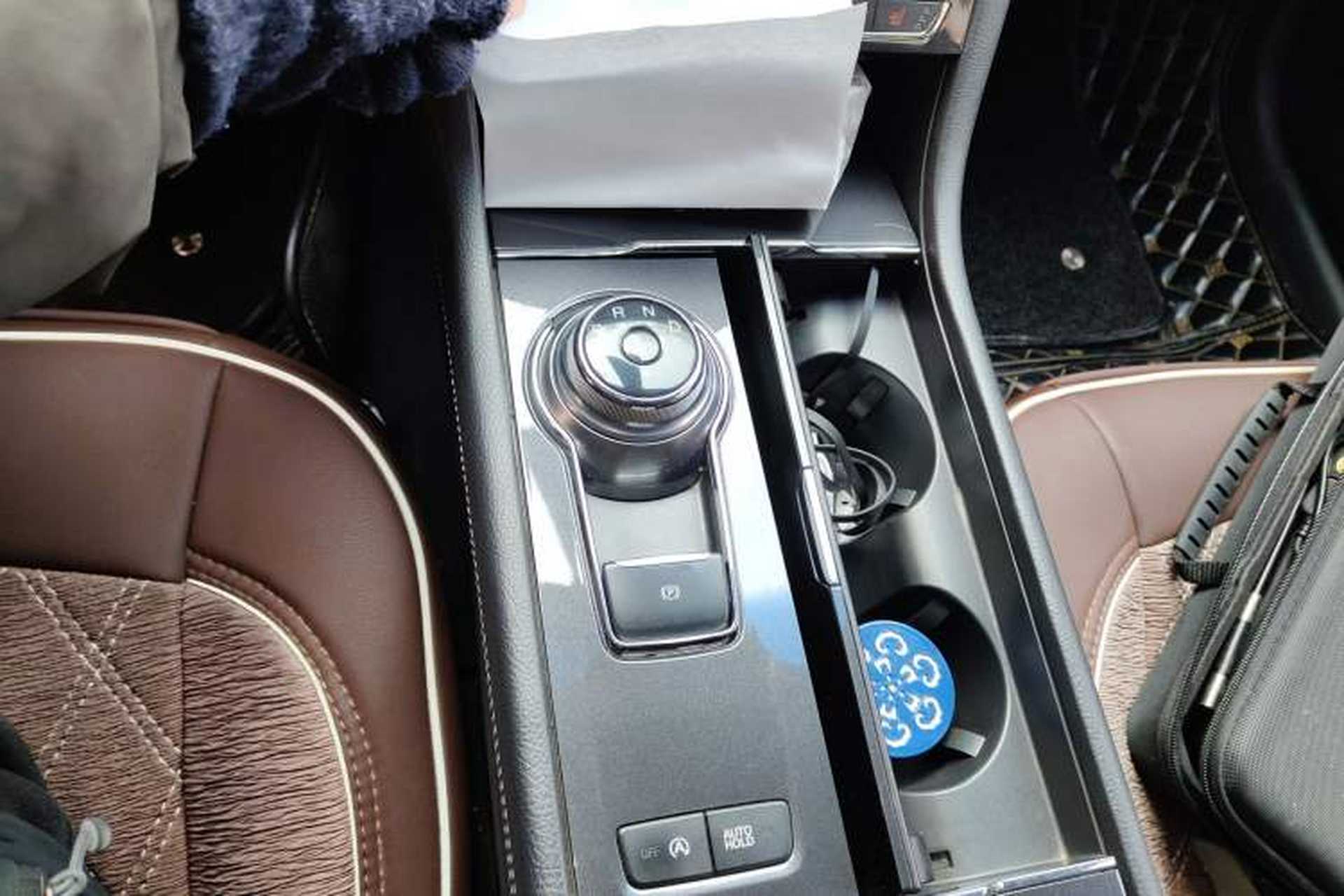Used Ford Taurus 2017 EcoBoost 245 Fashion Edition Gear Lever