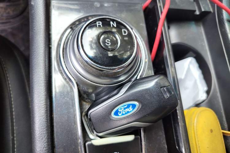 Used Ford Taurus 2017 EcoBoost 245 Luxury Model Gear Lever