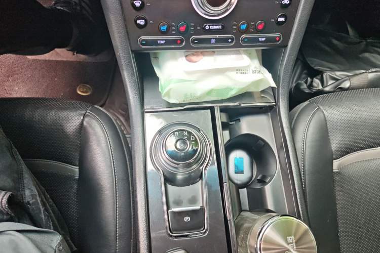 Used Ford Taurus 2017 EcoBoost 245 Luxury Model Gear Lever