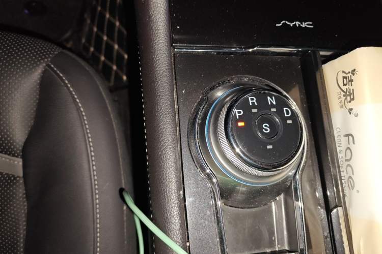Used Ford Taurus 2017 EcoBoost 180 Ultimate Model Gear Lever