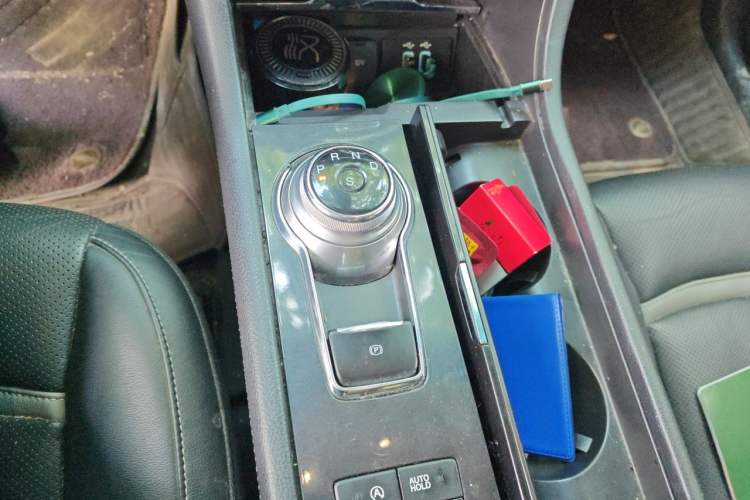 Used Ford Taurus 2017 EcoBoost 245 Luxury Model Gear Lever