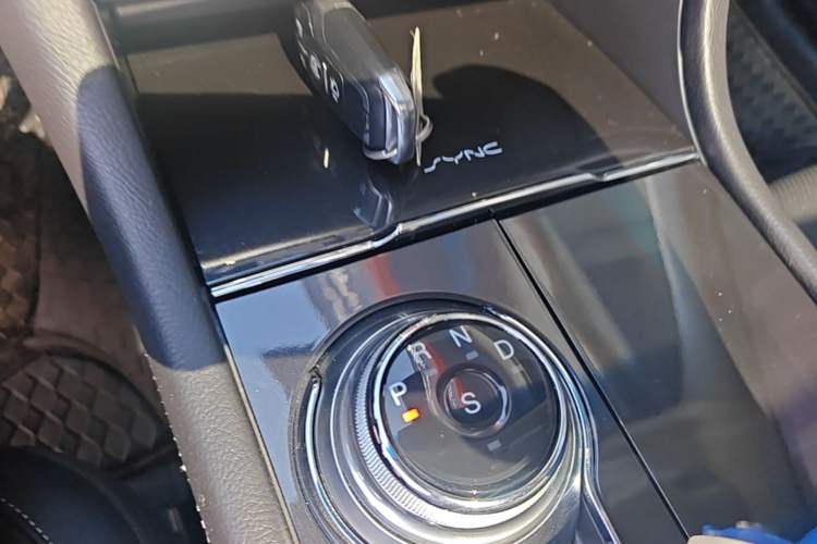 Used Ford Taurus 2017 EcoBoost 245 Luxury Model Gear Lever