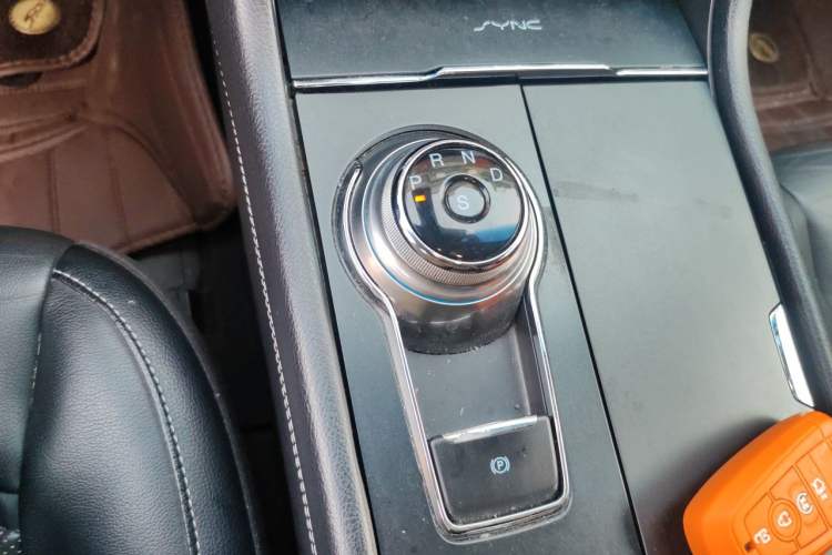 Used Ford Taurus 2017 EcoBoost 180 Luxury Model Gear Lever