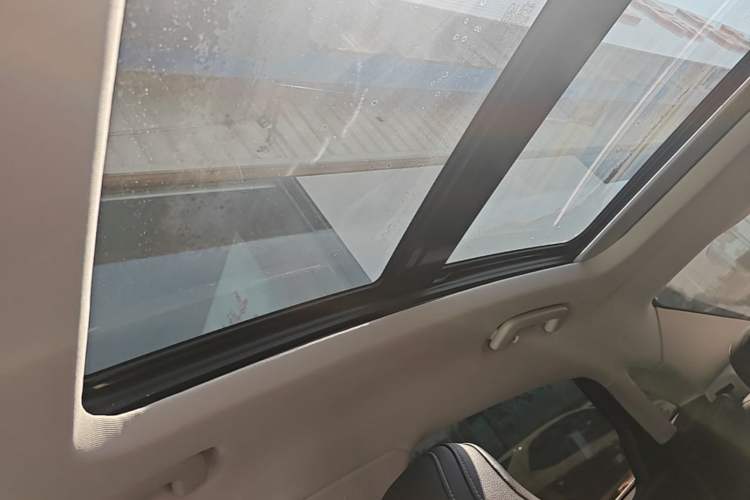 Used Ford Taurus 2017 EcoBoost 245 Luxury Model Headliner
