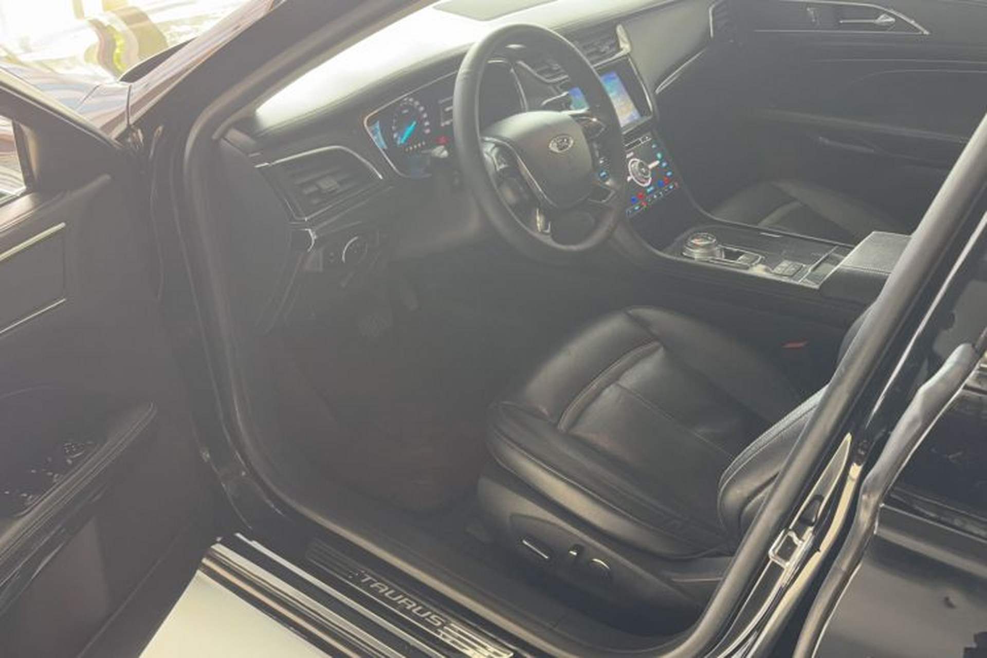 Used Ford Taurus 2017 EcoBoost 245 Luxury Model Interior 1