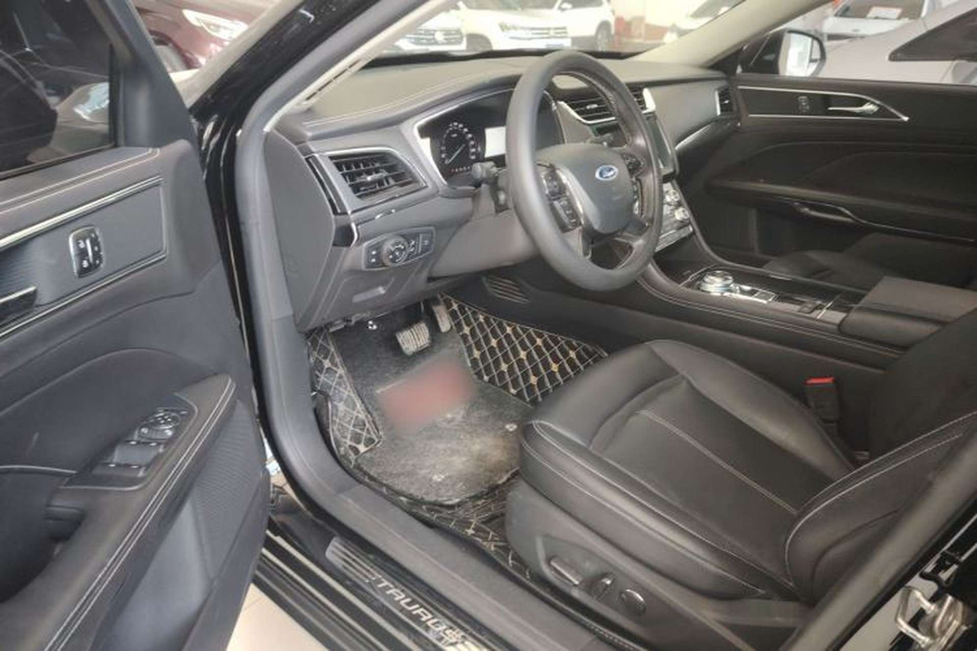 Used Ford Taurus 2017 EcoBoost 245 Fashion Edition Interior 4