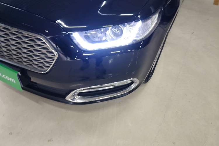 Used Ford Taurus 2017 EcoBoost 245 Fashion Edition Left Front Headlight