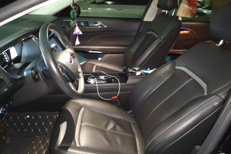 Used Ford Taurus 2017 EcoBoost 245 Luxury Model Left Front Seat