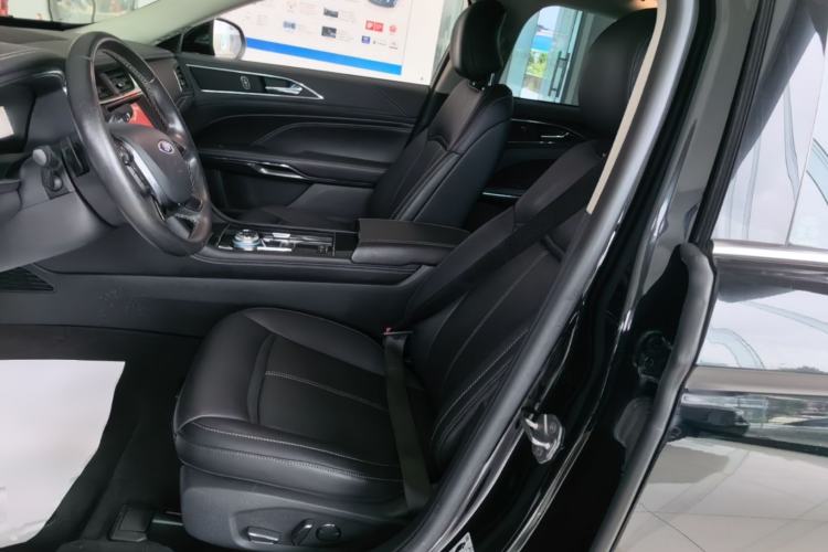 Used Ford Taurus 2017 EcoBoost 245 Fashion Edition Left Front Seat