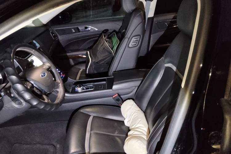 Used Ford Taurus 2017 EcoBoost 325 V6 Flagship Model Left Front Seat