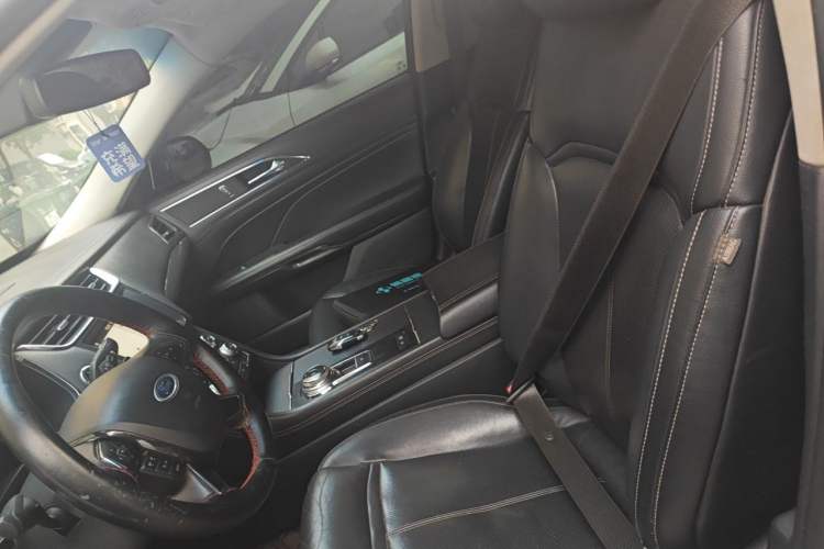 Used Ford Taurus 2017 EcoBoost 245 Fashion Edition Left Front Seat