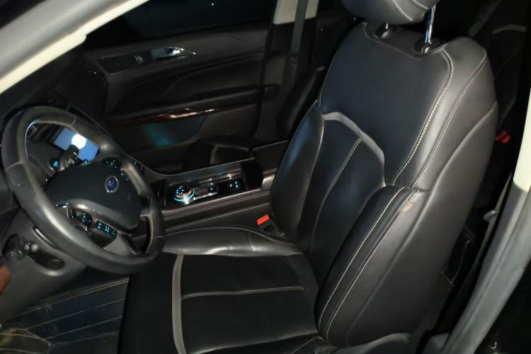 Used Ford Taurus 2017 EcoBoost 325 V6 Flagship Model Left Front Seat