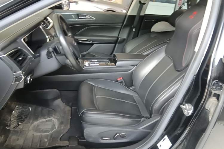Used Ford Taurus 2017 EcoBoost 245 Fashion Edition Left Front Seat