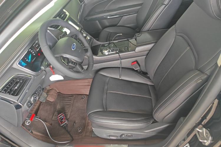 Used Ford Taurus 2017 EcoBoost 245 Fashion Edition Left Front Seat