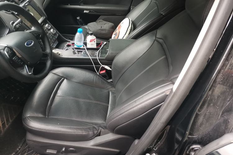Used Ford Taurus 2017 EcoBoost 245 Fashion Edition Left Front Seat