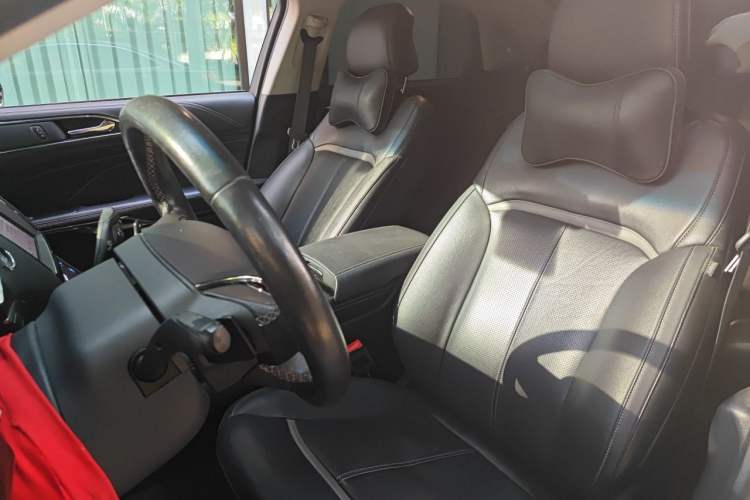 Used Ford Taurus 2017 EcoBoost 245 Luxury Model Left Front Seat