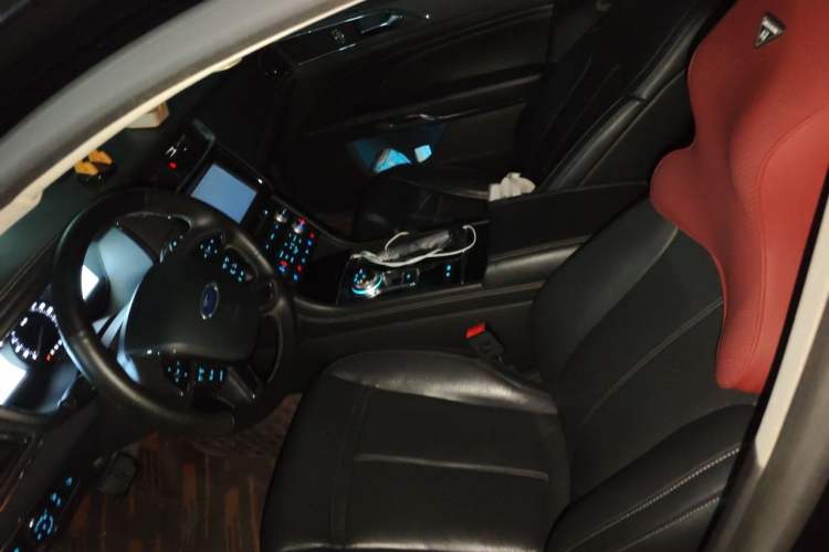 Used Ford Taurus 2017 EcoBoost 245 Fashion Edition Left Front Seat
