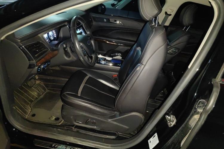 Used Ford Taurus 2017 EcoBoost 325 V6 Flagship Model Left Front Seat