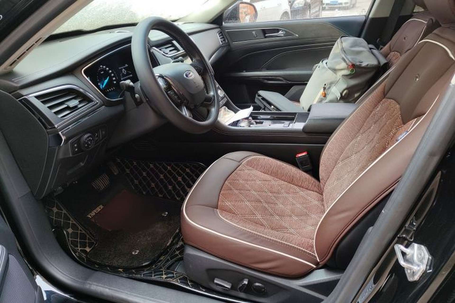 Used Ford Taurus 2017 EcoBoost 245 Fashion Edition Left Front Seat